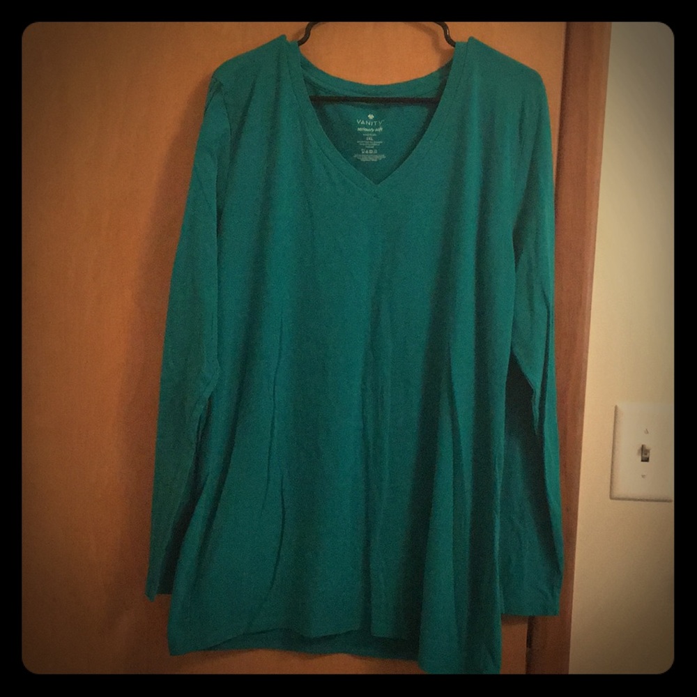 Long sleeve shirt never worn
